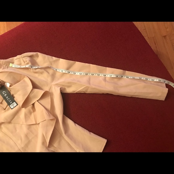 BEIGE RUFFLE TOP. SOLD OUT - Picture 2 of 5